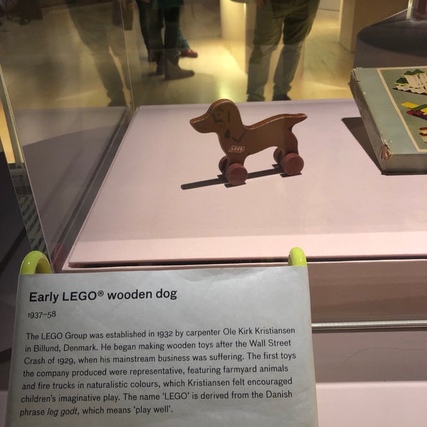 Photo taken at Wellcome Collection by Aleksandra G. on 11/16/2019