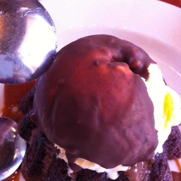 Chocolate molten cake - supper yummy. Sharing with my hubby :)