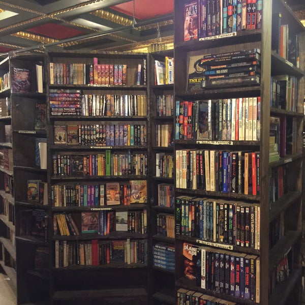 7/19/2015 tarihinde Amy C.ziyaretçi tarafından The Last Bookstore'de çekilen fotoğraf
