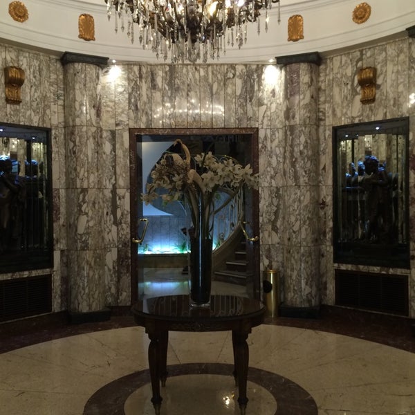 Photo taken at Gran Hotel Velázquez by Chris V. on 5/3/2014