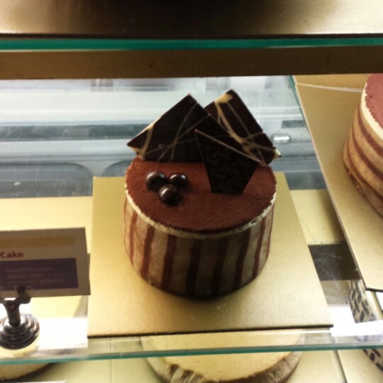 Photo taken at Finale Desserterie &amp; Bakery by Sailaja K. on 11/10/2013