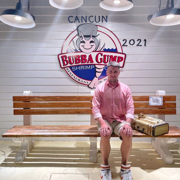 Foto tirada no(a) Bubba Gump Shrimp Co. por Denis L. em 1/6/2021