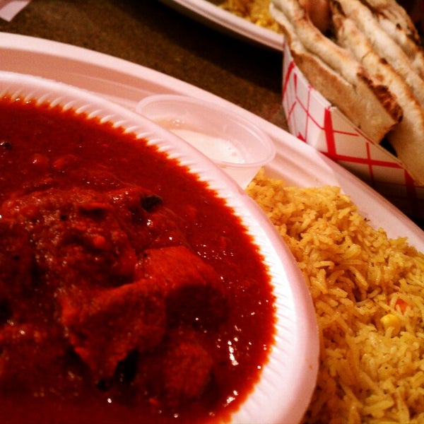 Foto tirada no(a) Naanfull Indian Grill por Kimberly B. em 2/8/2014