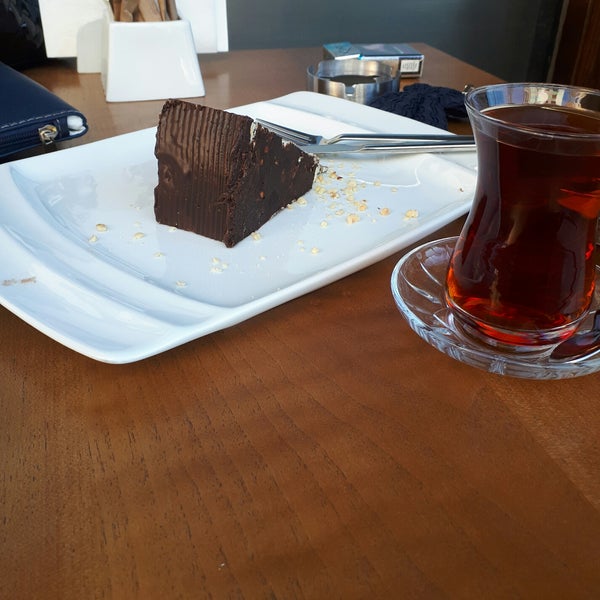 Das Foto wurde bei Cafe Şölen von Aynur am 10/3/2017 aufgenommen