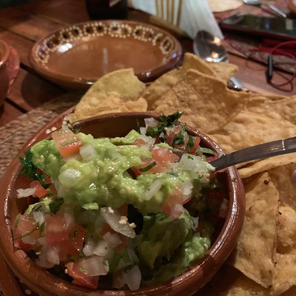 รูปภาพถ่ายที่ La perla pixán cuisine &amp; mezcal store โดย Екатерина เมื่อ 1/29/2019