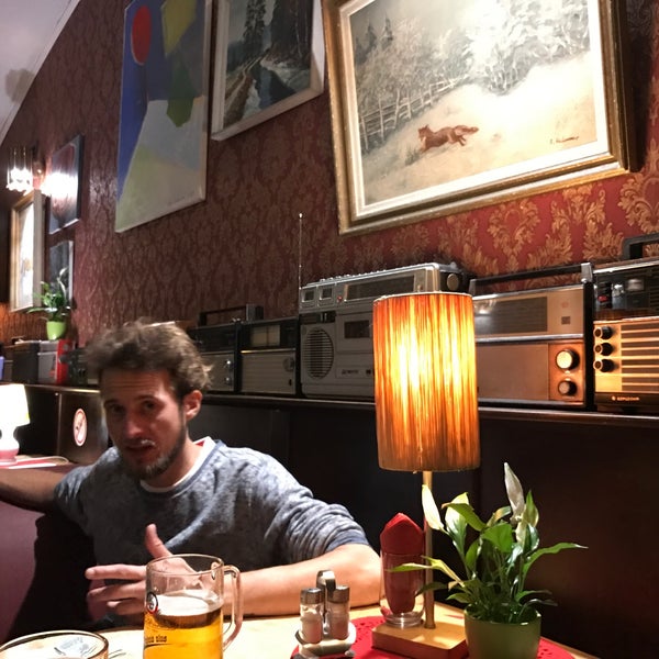 8/13/2017에 Princ Z.님이 Cafe Leningrad에서 찍은 사진