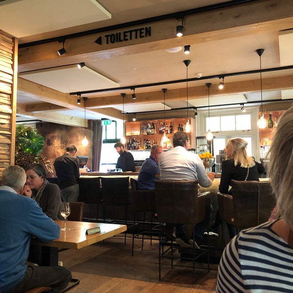 Foto diambil di Restaurant Planken Wambuis oleh Renze H. pada 10/25/2019
