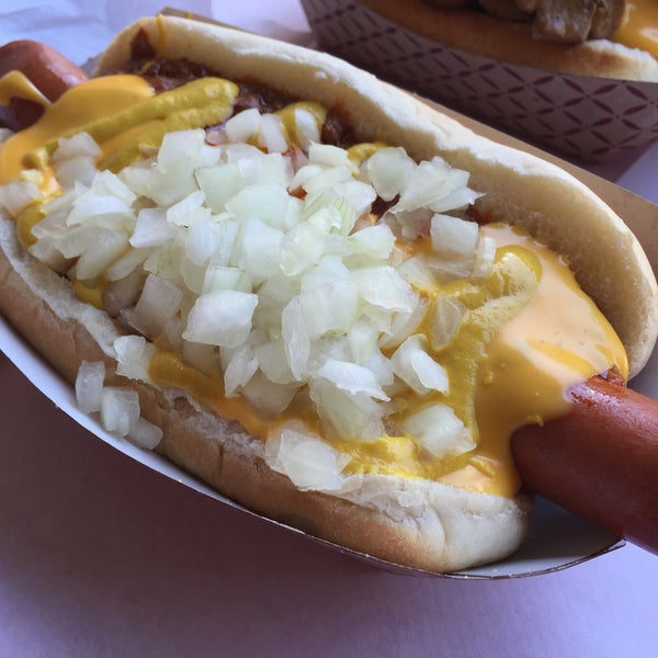 Photo taken at Pink&#39;s Hot Dogs by Kawagishi H. on 6/30/2015