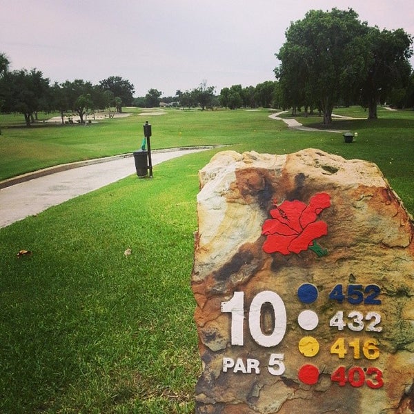 Foto diambil di Hibiscus Golf oleh GolfWaggle.com pada 5/16/2014