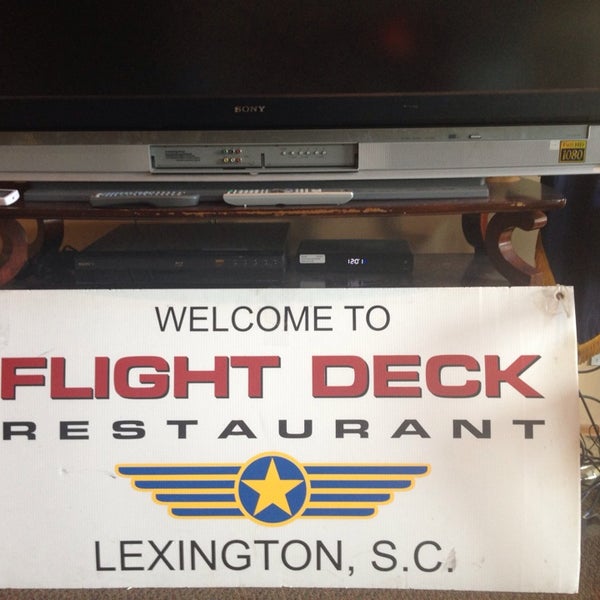 1/21/2014에 Karen T.님이 Flight Deck Restaurant에서 찍은 사진