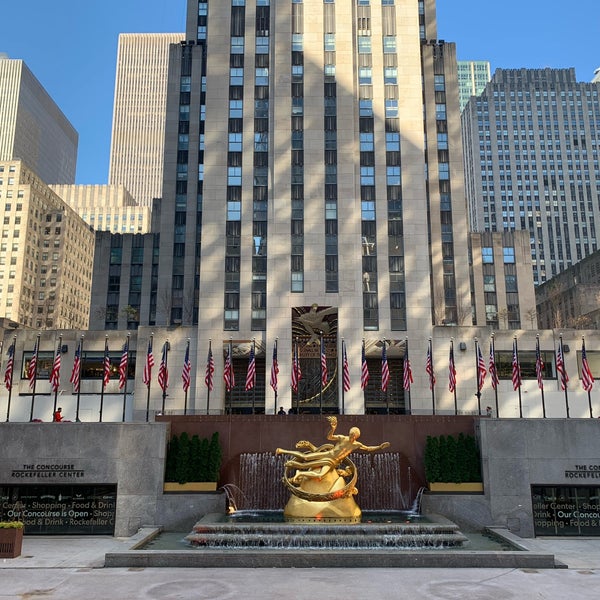 Foto tirada no(a) The Rink at Rockefeller Center por Terri N. em 11/5/2020