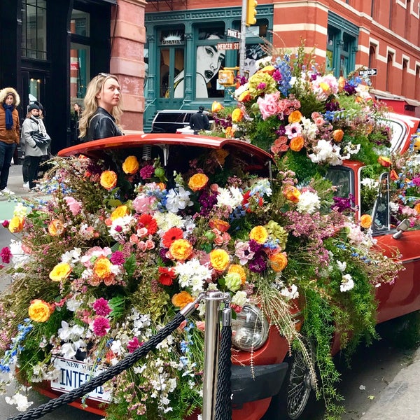 INTERMIX Boutique in SoHo