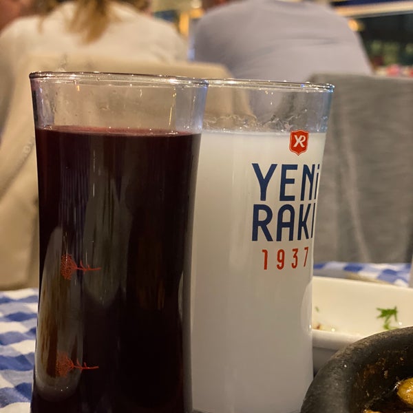 Foto tomada en Zeytinlik Restoran  por Ömür A. el 3/31/2022