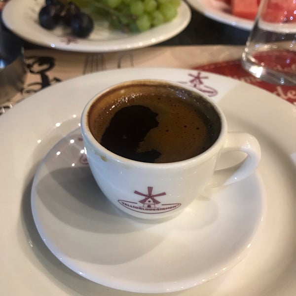 Das Foto wurde bei Tellioğlu Değirmen Cafe &amp; Restaurant von Tuğba K. am 8/30/2019 aufgenommen