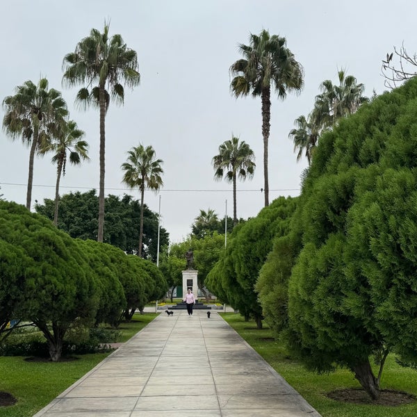 Foto diambil di Parque Leoncio Prado oleh Kristof D. pada 4/18/2024
