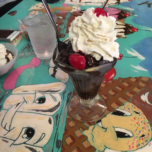 Photo taken at Klavon&#39;s Ice Cream Parlor by Tony P. on 5/30/2016