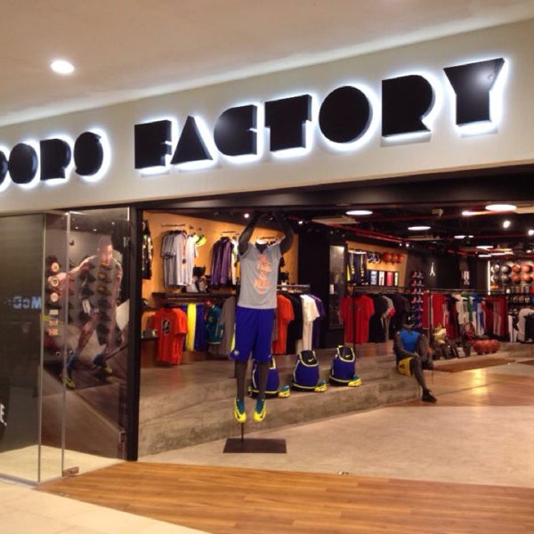 lucky plaza shop