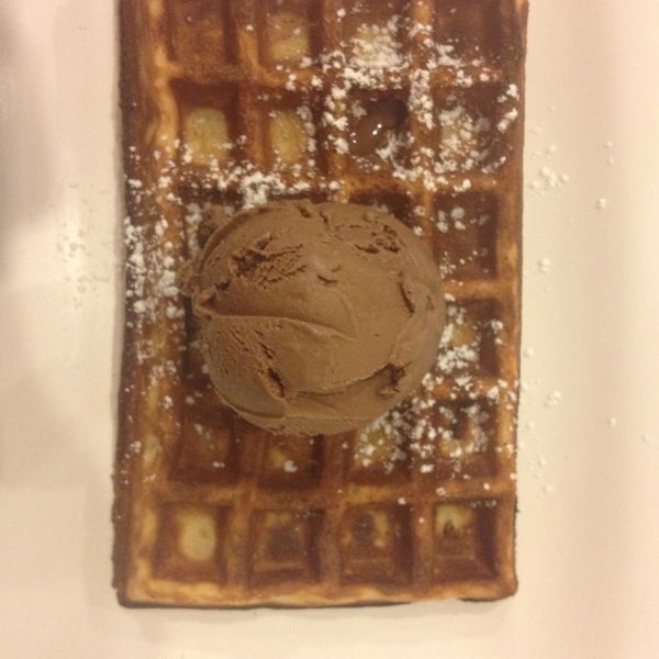 รูปภาพถ่ายที่ Wafflelicious โดย Kuan Yin L. เมื่อ 2/18/2014
