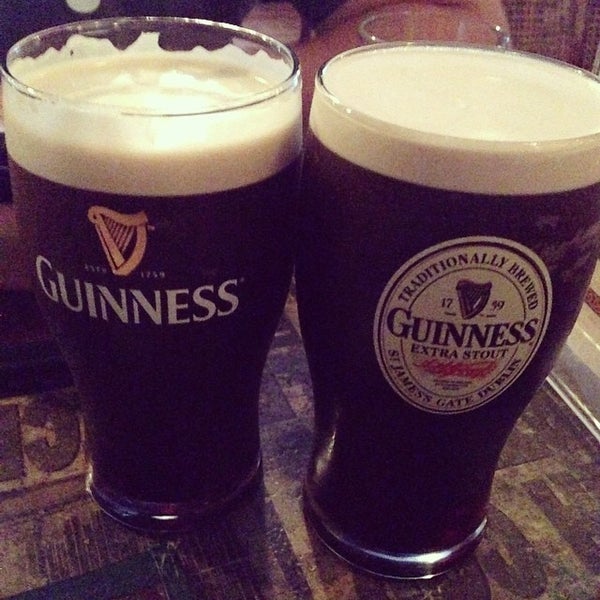รูปภาพถ่ายที่ Galway Bay Irish Restaurant &amp; Pub โดย Michelle Y. เมื่อ 8/3/2014
