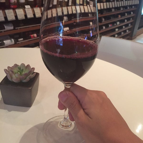 9/23/2015にChrisがCork Wine Barで撮った写真