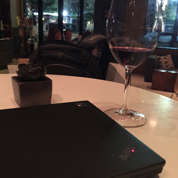 4/1/2016にChrisがCork Wine Barで撮った写真