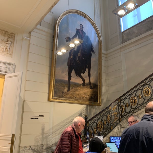 Foto diambil di Musée BELvue Museum oleh Chris pada 3/16/2019