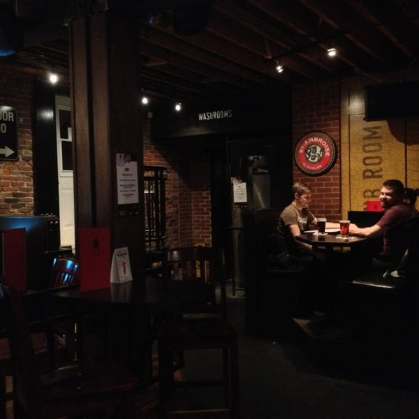 Foto tirada no(a) Saint John Ale House por Timothy V. em 1/21/2013