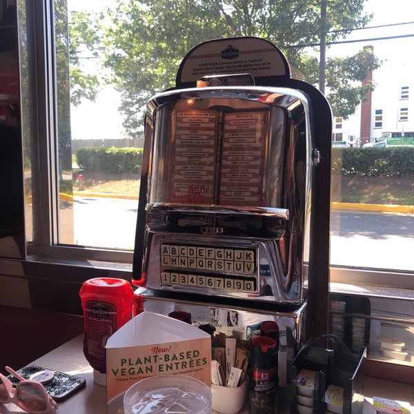 Photo taken at Silver Diner by Steven🚽 B. on 7/21/2019