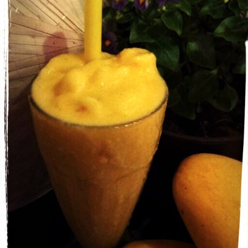 Yummy Mango Shake Shake (smoothies), using REAL mango fruit only...
