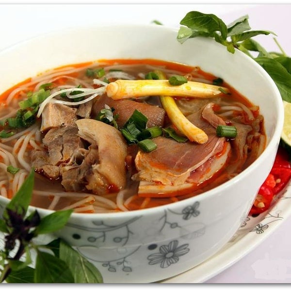 Big and tasty Vietnam Spicy Beef Noodle Soup... Bun Bo Hue... yet another best for you only at Pho Viet Joo Chiat, Singapore...