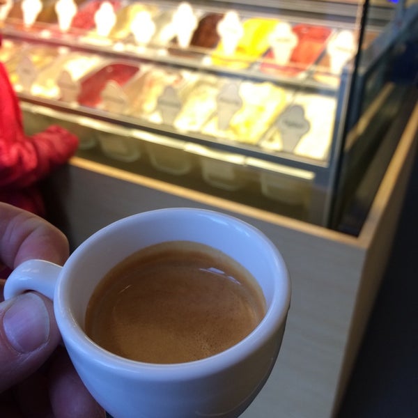 5/11/2014にMesut D.がBella IJs &amp; Espressoで撮った写真