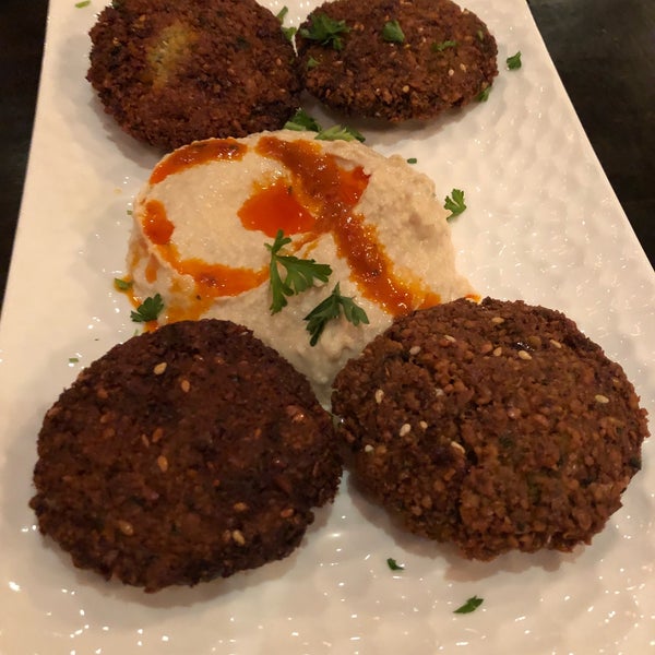 Das Foto wurde bei Tuba - Authentic Turkish Restaurant von Ishani S. am 5/20/2018 aufgenommen
