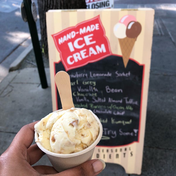 5/13/2018 tarihinde Ishani S.ziyaretçi tarafından Lottie&#39;s Creamery'de çekilen fotoğraf