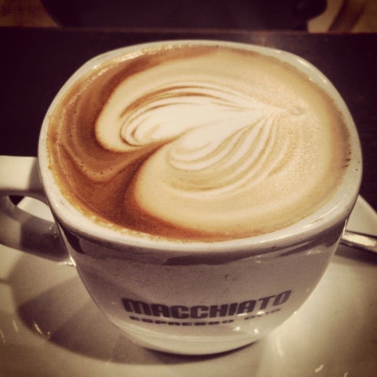 10/23/2012 tarihinde Anawat C.ziyaretçi tarafından Macchiato Espresso Bar'de çekilen fotoğraf