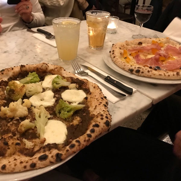 Delicious pizza place in Brussels! Good quality ingredients and very nice, helpful & friendly staff!