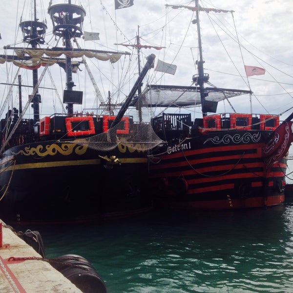1/12/2016 tarihinde Sergio Alberto A.ziyaretçi tarafından Captain Hook Pirate Ship'de çekilen fotoğraf
