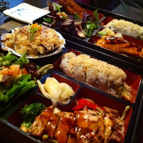 Foto diambil di Bistro Ka Japanese Restaurant oleh Anne C. pada 12/20/2013