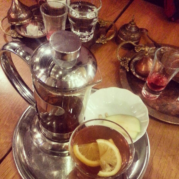 Das Foto wurde bei İst Cafe von Nagihan G. am 11/18/2014 aufgenommen
