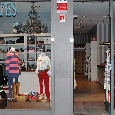 Boletes Outlet de ropa y complementos de marca de niñ@s y chic@s.C/Marceliano Santamaria, 4 junro al Bernabeu.