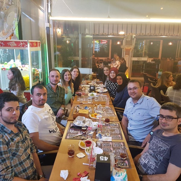 Das Foto wurde bei Cafe Gool Bahçe von Ayşe D. am 5/31/2018 aufgenommen