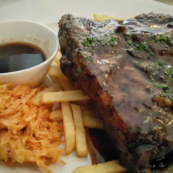Ante's BBQ Pork Ribs r beauties marinated overnight & basted in their irresistibly delicious sauce. Meat is juicy & falling off the bone tender. Probably 1 of the best we've had in KL.