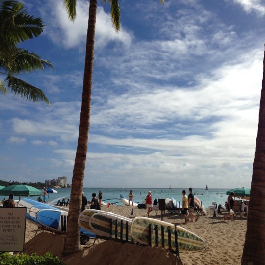 Foto diambil di Waikiki Beach Services oleh @MiwaOgletree pada 12/22/2012