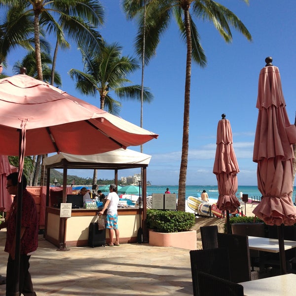 Foto tomada en Waikiki Beach Services  por @MiwaOgletree el 4/21/2013