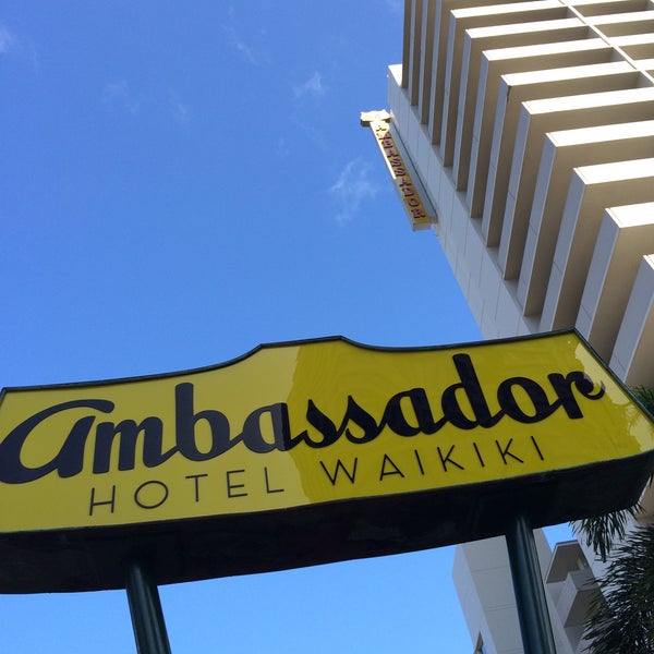 3/27/2015 tarihinde @MiwaOgletreeziyaretçi tarafından Ambassador Hotel Waikiki'de çekilen fotoğraf