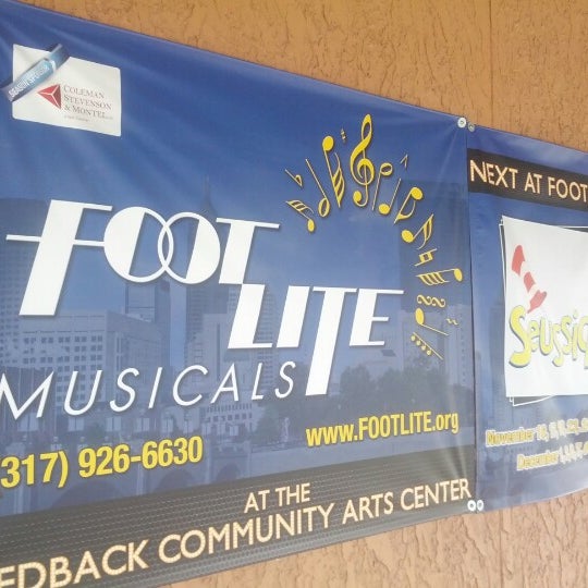 Foto tomada en Footlite Musicals  por Josh M. el 11/25/2012