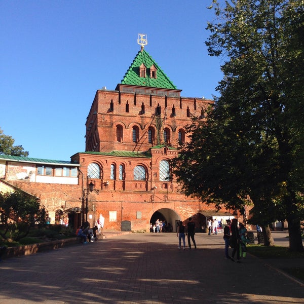 8/27/2016 tarihinde Elena D.ziyaretçi tarafından Nizhny Novgorod Kremlin'de çekilen fotoğraf