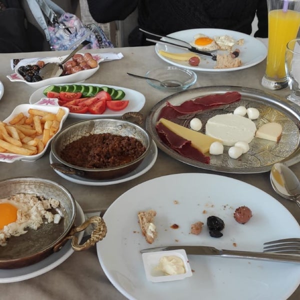 Photo prise au Gurme Mantı&amp;Kahvaltı par Volkan K. le11/24/2019