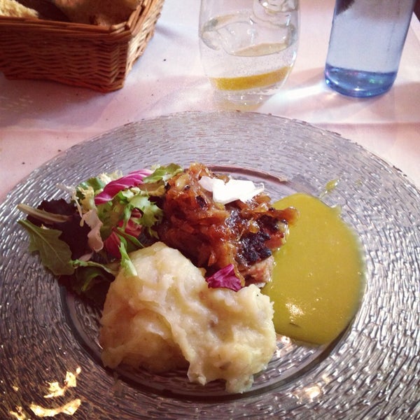 4/14/2014 tarihinde Juan E.ziyaretçi tarafından Cornucopia Restaurante'de çekilen fotoğraf