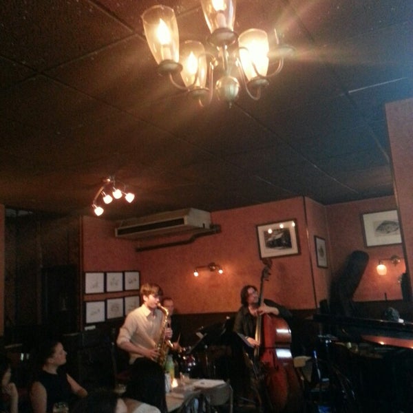 Foto diambil di Caffe Vivaldi oleh Marina K. pada 6/16/2013