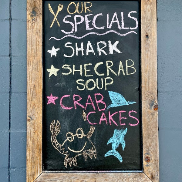 Gillie’s Seafood Southern Food Restaurant in James Island